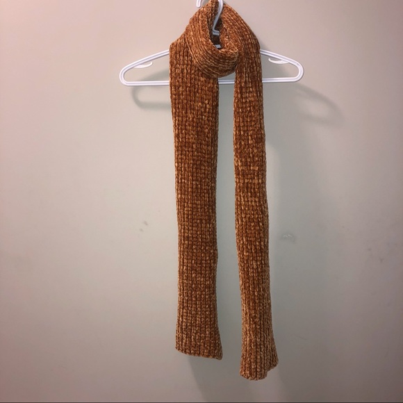 Yellow Scarf - Picture 1 of 3